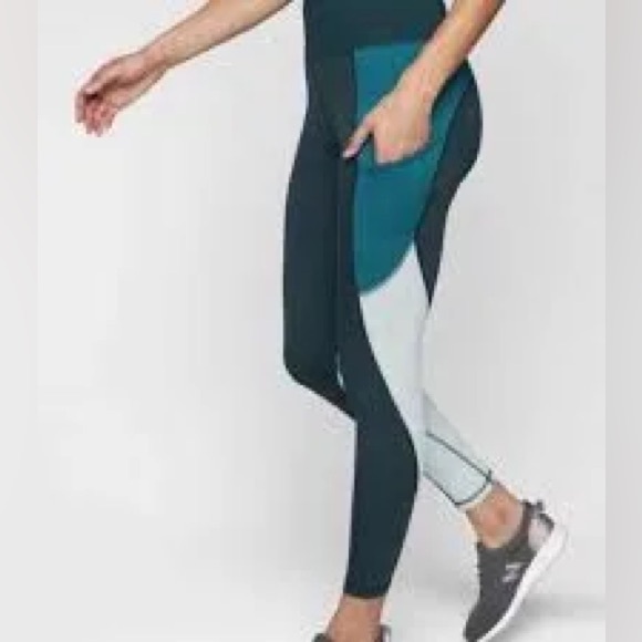 Athlete NWOT up for anything leggings with packets size Large 25” long - Picture 1 of 10